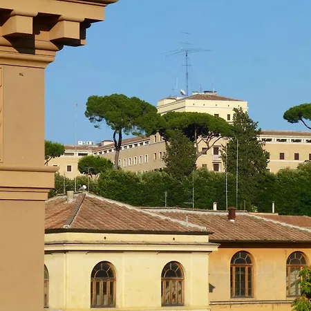 Laeta Domus In San Pietro Rome