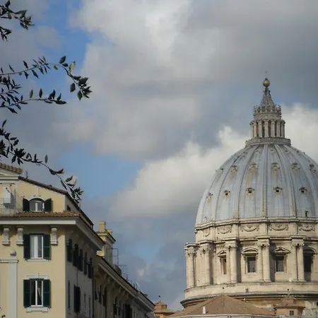 Laeta Domus In San Pietro Rome